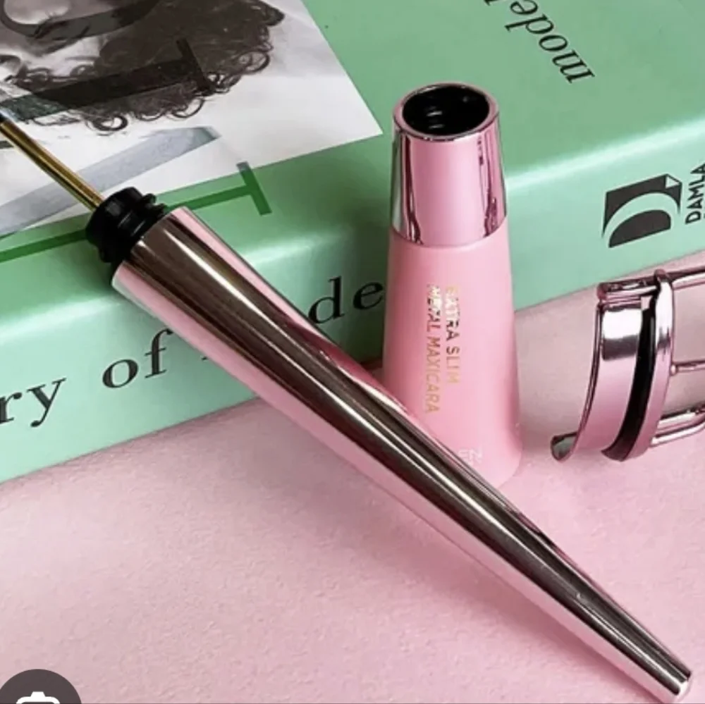 ❇️🧚‍♀️Neogen Dermalogy Extra Slim Metal Maxicara Mascara NWT